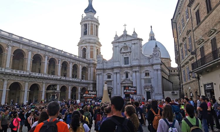 Da Macerata a Loreto: in 70mila per il 47° Pellegrinaggio. "Vicinanza spirituale" da Papa Leone XIV
