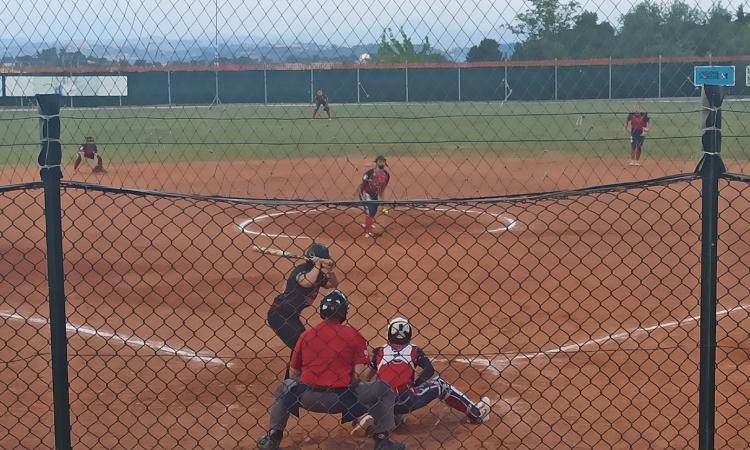 Softball, Ares Safety Macerata gioca bene e lotta ma non basta: vince la capolista Mkf Bollate