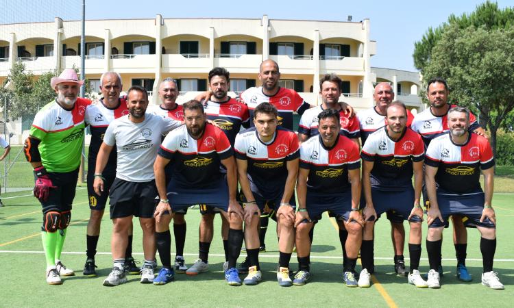 San Severino, gli agenti della polizia locale mettono gli scarpini: in campo ai Campionati nazionali di calcio a 5