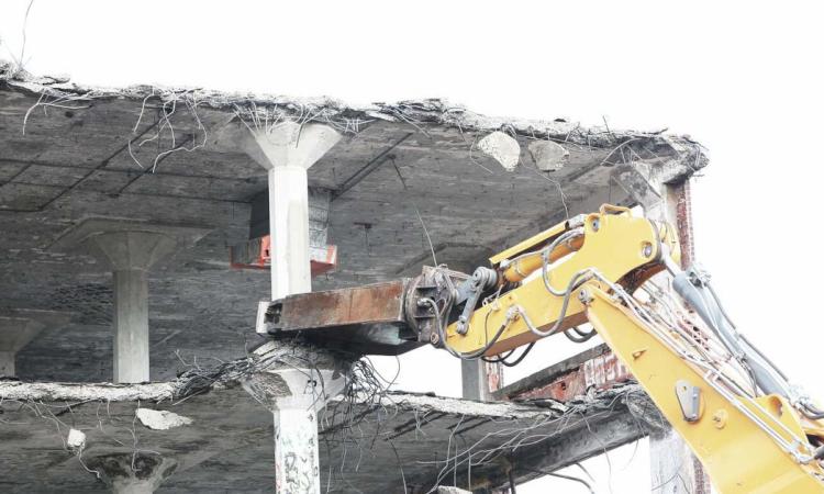 Macerata, montaggio gru in via Marche: come cambia la viabilità