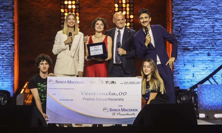 Elena Mil è la Vincitrice assoluta di Musicultura 2025 Elena Mil è la Vincitrice assoluta di Musicultura 2025