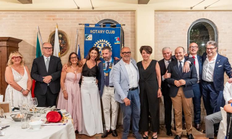 Passaggio del martelletto al Rotary Club Macerata: il nuovo presidente è l'architetto Tobia Sardellini