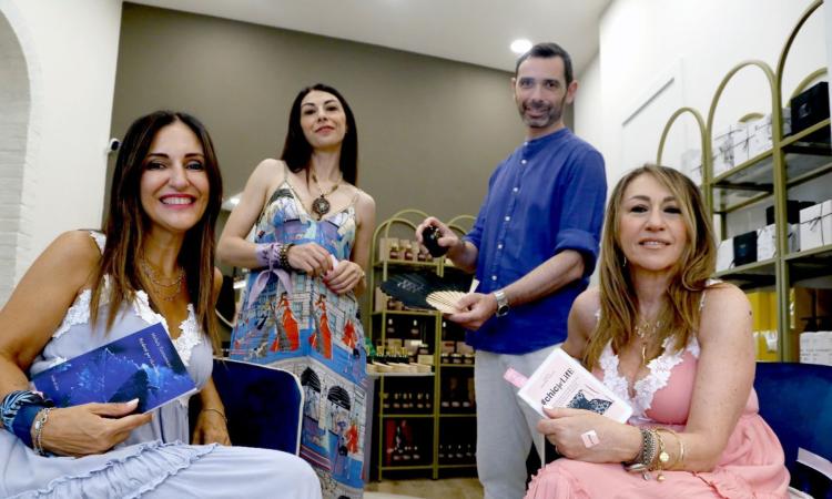 "Percorsi olfattivi dell'anima": debutta a Macerata il format che unisce letteratura e profumi (FOTO)