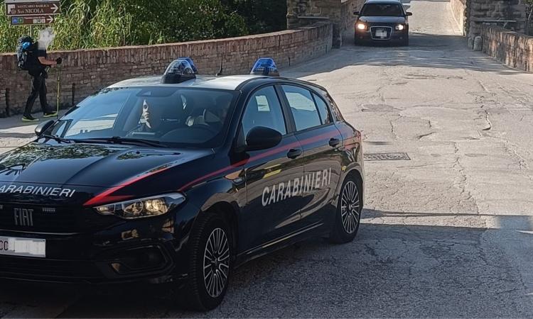Tolentino, arrestata donna per spaccio: oltre mezzo chilo di cocaina ceduto in un anno