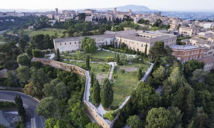il Fai presenta gli aperitivi letterari all'Orto sul Colle dell'Infinito
