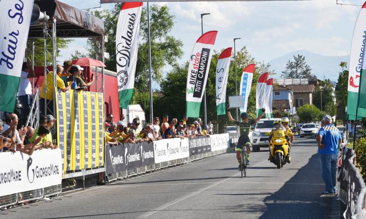 Il Papà Elio Gran Premio GiorgioMare diventa corsa a tappe: tre giorni di grande ciclismo ad Urbisaglia