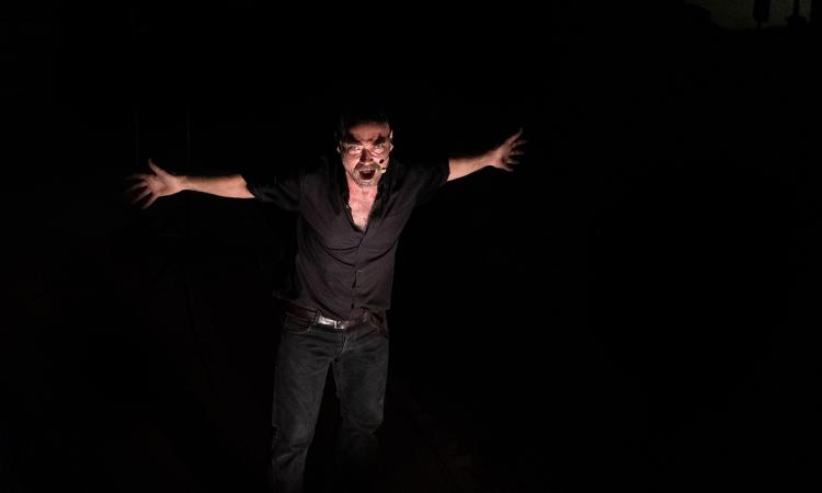 Il Minotauro va in scena a Macerata: parola al “mostro” nel cortile di Palazzo Buonaccorsi Il Minotauro va in scena a Macerata: parola al “mostro” nel cortile di Palazzo Buonaccorsi