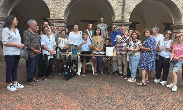 Grande successo per il weekend in acquarello a Pioraco con artisti internazionali Grande successo per il weekend in acquarello a Pioraco con artisti internazionali