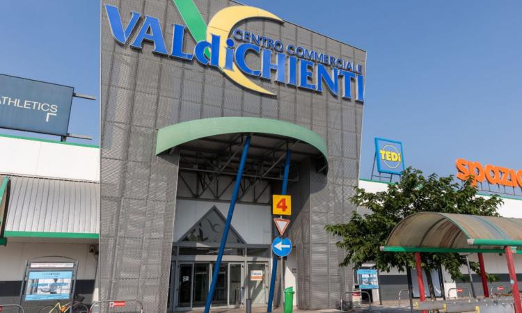 Nasce il Valdichienti Buskers Festival: arte e meraviglia nel cuore del centro commerciale