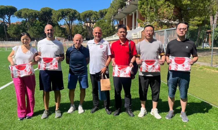 Open day biancorosso, una festa di sport e apertura internazionale: la Maceratese accoglie la delegazione di Via Soccer