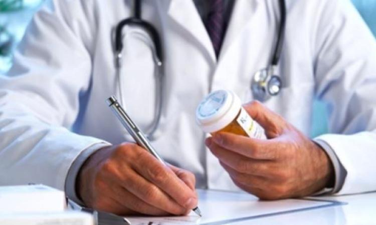 Medico che chiede soldi per il rilascio di un certificato di astensione dal lavoro: quali le responsabilità? Medico che chiede soldi per il rilascio di un certificato di astensione dal lavoro: quali le responsabilità?