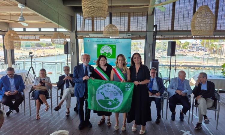 "Meta ideale per famiglie e bambini": a Civitanova sventola la bandiera verde "Meta ideale per famiglie e bambini": a Civitanova sventola la bandiera verde