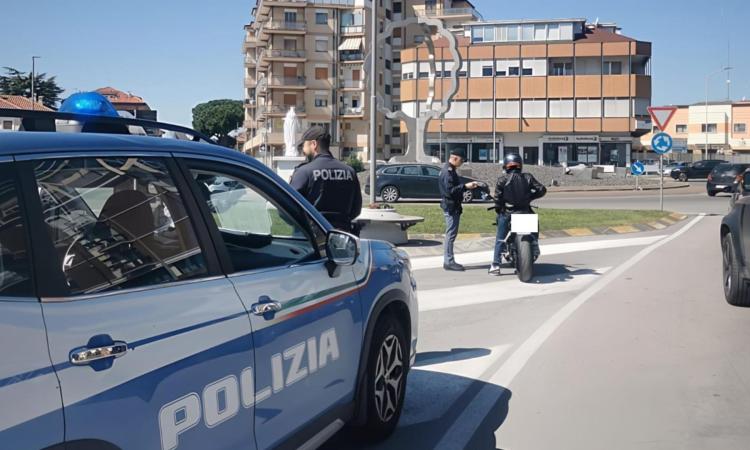 Controlli straordinari a Civitanova: espulso un cittadino irregolare, oltre 60 persone identificate