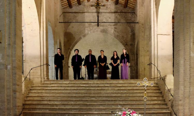 Successo per “Dignitose, tenaci, coraggiose” all’Abbazia di San Firmano Successo per “Dignitose, tenaci, coraggiose” all’Abbazia di San Firmano