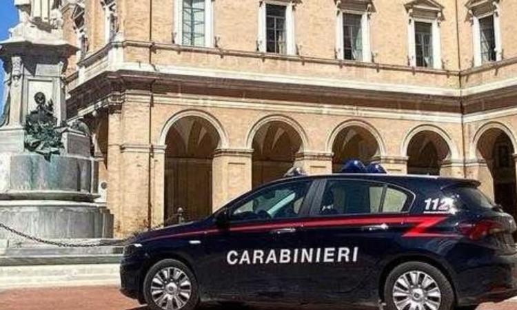 Recanati, assicurazione fantasma sul web da 500 euro: 19enne denunciata per truffa Recanati, assicurazione fantasma sul web da 500 euro: 19enne denunciata per truffa