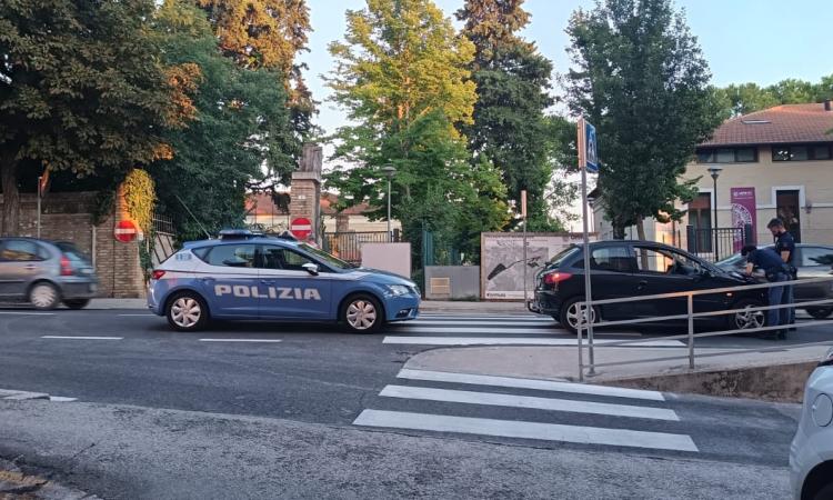 Macerata, nuovo investimento in viale Indipendenza: un uomo in ospedale Macerata, nuovo investimento in viale Indipendenza: un uomo in ospedale