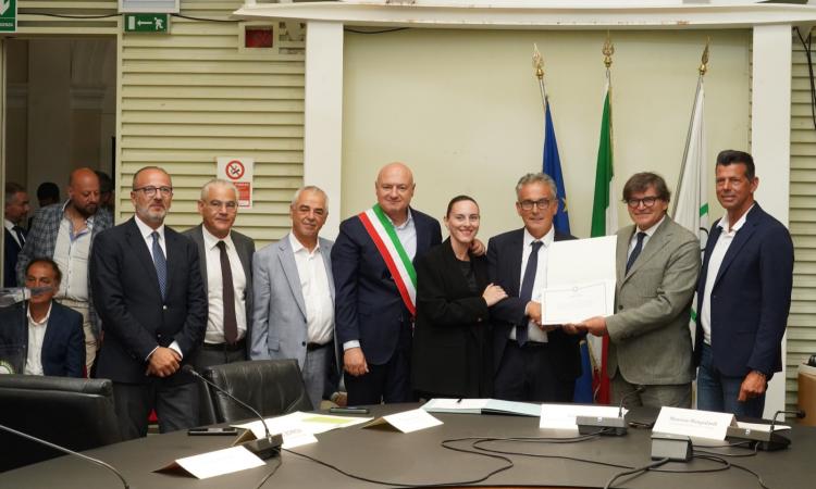Cinquant’anni di eccellenza nella ristorazione: riconoscimento alla SO.R.RI Srl di Recanati
