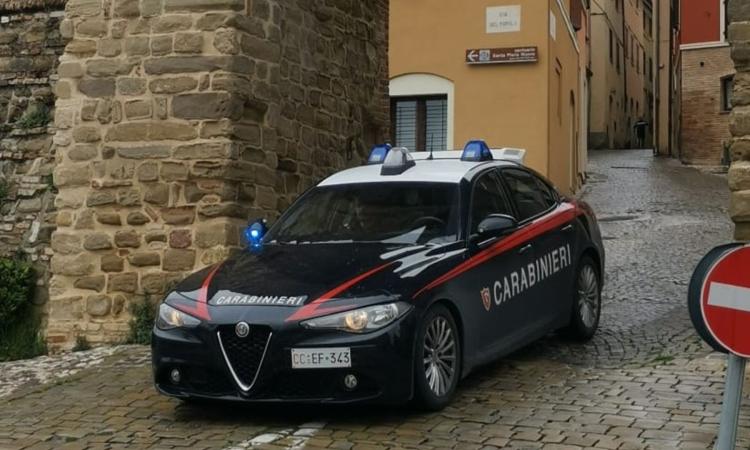 Tolentino, "Il conto è troppo salato": 36enne aggredisce il titolare di un bar con un pugno Tolentino, "Il conto è troppo salato": 36enne aggredisce il titolare di un bar con un pugno