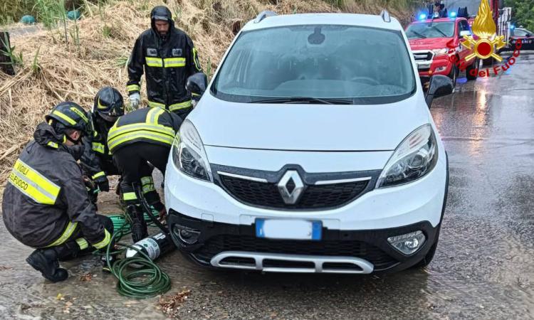 Incidente in scooter durante il temporale: muore una ragazza di 17 anni