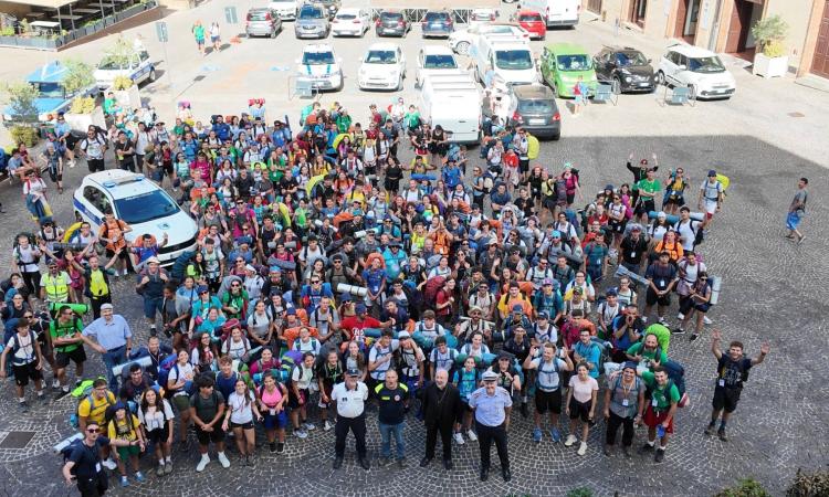 Giubileo dei Giovani, tappa a Macerata per 300 pellegrini in cammino da Loreto a Roma Giubileo dei Giovani, tappa a Macerata per 300 pellegrini in cammino da Loreto a Roma