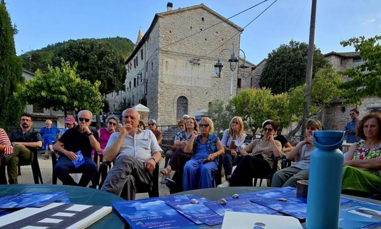 Nuvole Festival, il cartellone di agosto: concerti, teatro, incontri e vino nei borghi dei Monti Azzurri Nuvole Festival, il cartellone di agosto: concerti, teatro, incontri e vino nei borghi dei Monti Azzurri