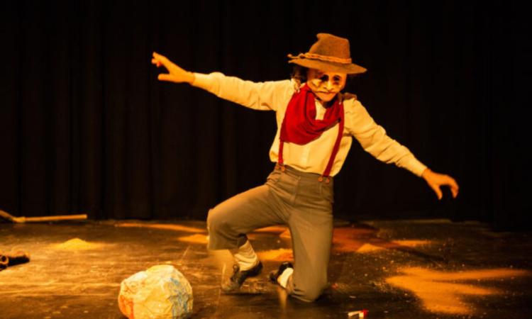 Pioraco, “Terra e Polvere” accende Maskamarke: il festival della Commedia dell'arte