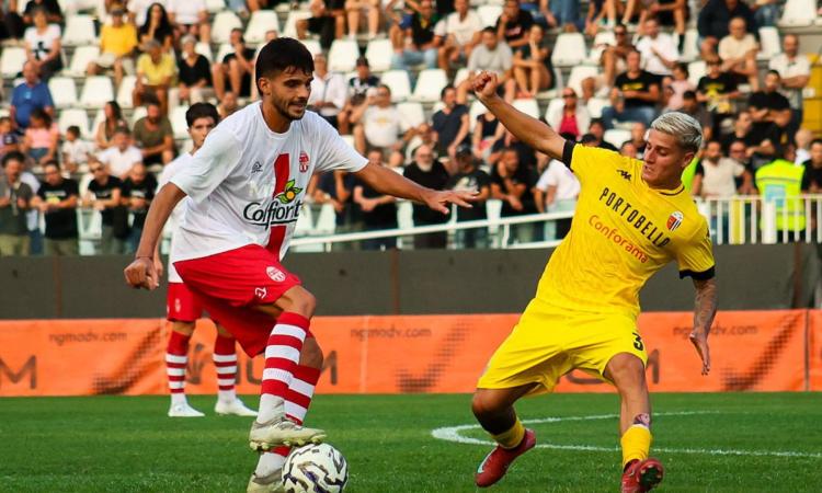 Maceratese in rodaggio, l’Ascoli affonda il colpo: oltre 3.000 tifosi per l'allenamento al Del Duca