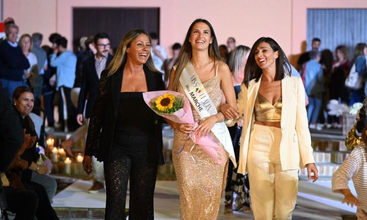 Moda, talento e messaggi autentici: Belforte in passerella conquista tutti Moda, talento e messaggi autentici: Belforte in passerella conquista tutti