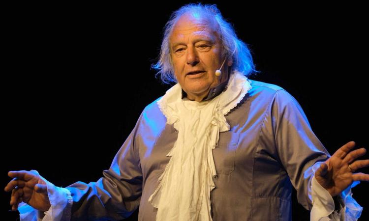 Don Chisciotte come atto politico: la denuncia nascosta di Cervantes in scena a Sirolo Don Chisciotte come atto politico: la denuncia nascosta di Cervantes in scena a Sirolo