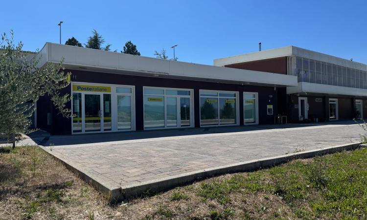 Camerino, riapre l'ufficio postale con nuovi spazi e servizi innovativi