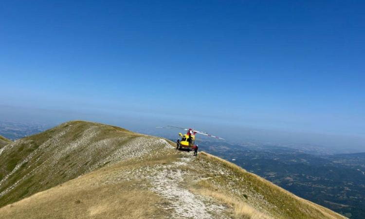 Accusa un malore sulla cresta del Monte Sibilla: donna soccorsa ed elitrasportata all'Ospedale di Ascoli