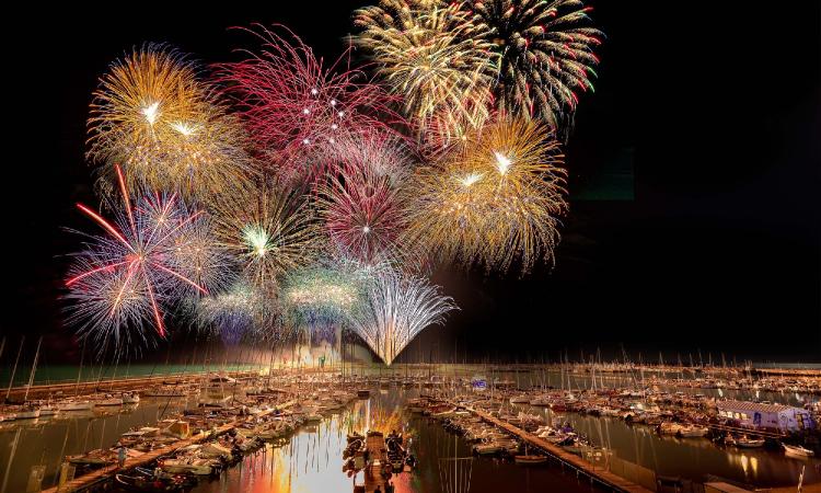 Fuochi d’artificio di Ferragosto 2025 a Civitanova: orario e dove vederli