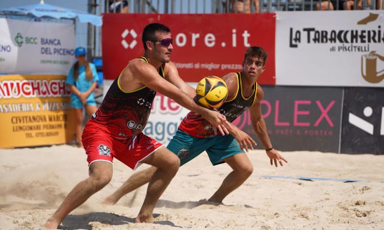 A Civitanova Marche la prima giornata della XXVI edizione del King & Queen beach volley tour