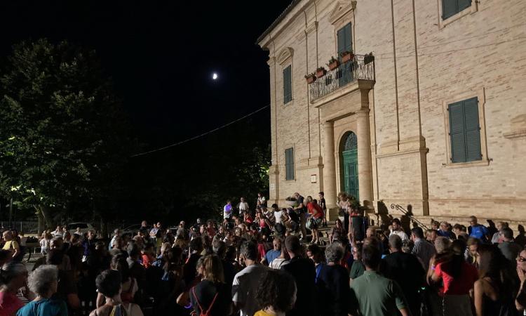 Il cielo d’agosto si ammira camminando: a Mogliano torna la "Passeggiata sotto le stelle" Il cielo d’agosto si ammira camminando: a Mogliano torna la "Passeggiata sotto le stelle"