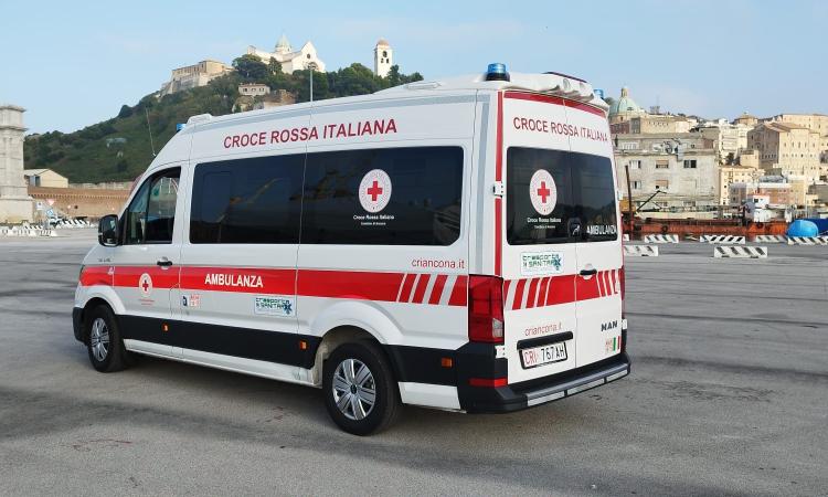 Aggrediti due operatori della Croce Rossa durante un intervento: "Atti intollerabili contro chi soccorre" Aggrediti due operatori della Croce Rossa durante un intervento: "Atti intollerabili contro chi soccorre"