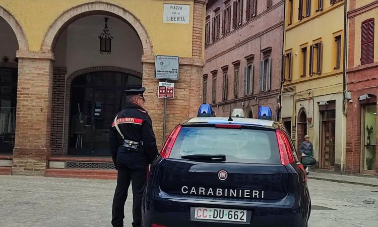 Tolentino, controlli a tappeto dei Carabinieri: cinque giovani segnalati per droga e sanzioni per violazioni del codice della strada