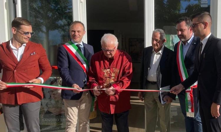 Camerino celebra Sandro Trotti: inaugurata la mostra "L'età dell'oro" al Parco di Montagnano Camerino celebra Sandro Trotti: inaugurata la mostra "L'età dell'oro" al Parco di Montagnano