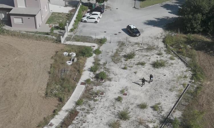 Castelraimondo, piscina condominiale fa scattare l’indagine: scoperto un intero quartiere "abusivo"