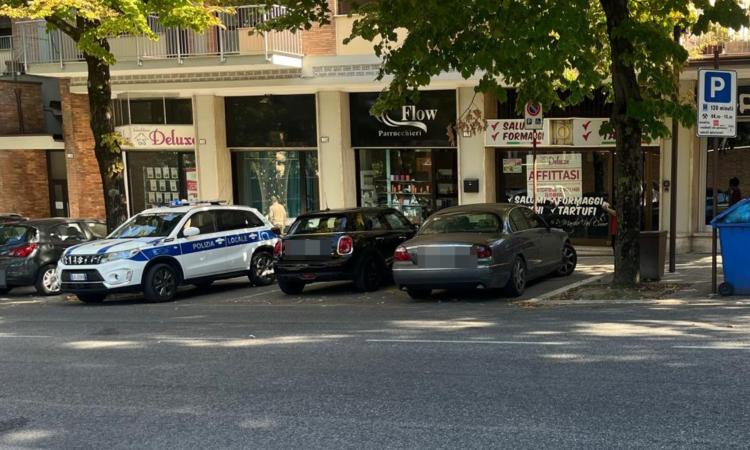 Macerata, donna investita da un'auto sulle strisce: interviene il 118