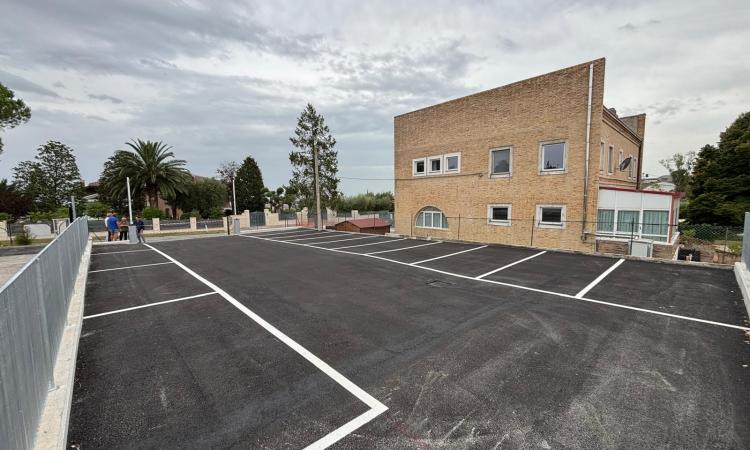 Recanati, nuovo parcheggio per la scuola dell'infanzia di Montefiore