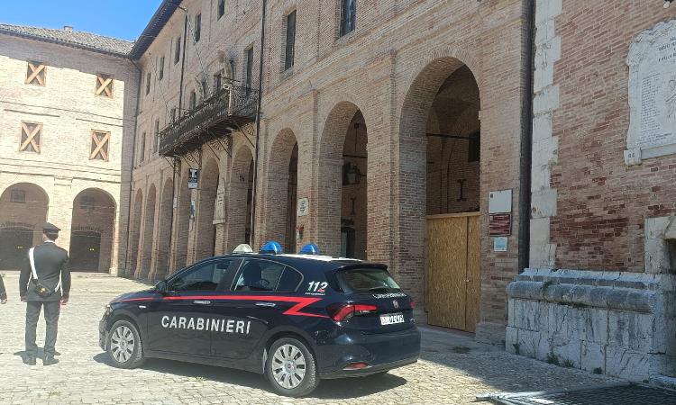 Caldarola, in casa cocaina e hashish: 28enne finisce in manette