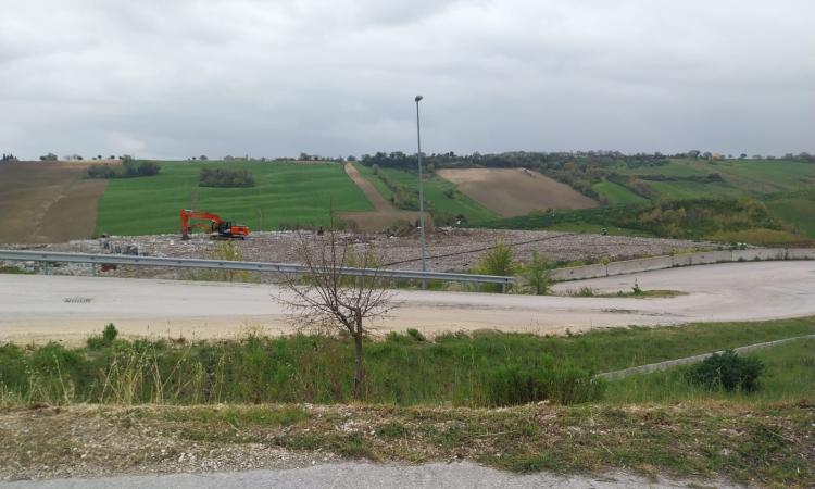 Cingoli - "Fosso Mabiglia, la nuova discarica mascherata da estensione": l'allarme dei cittadini Cingoli - "Fosso Mabiglia, la nuova discarica mascherata da estensione": l'allarme dei cittadini