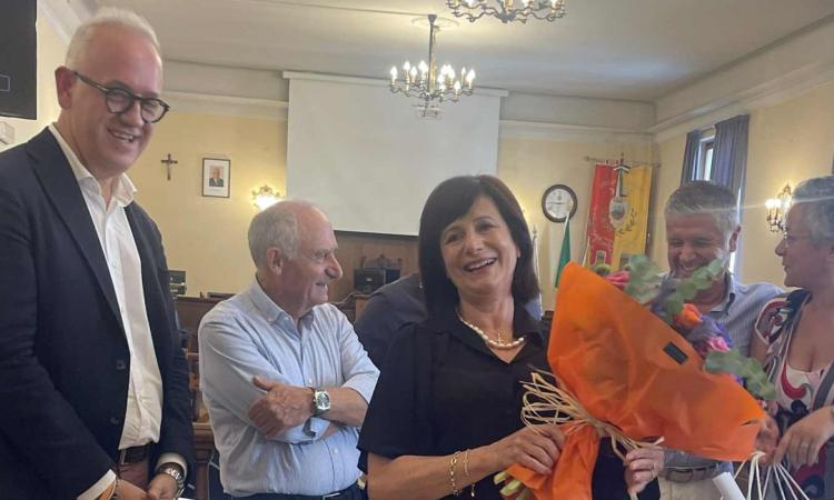 Civitanova, festa per la pensione di Gabriella Fiorelli: "Un ufficio che è stato casa"