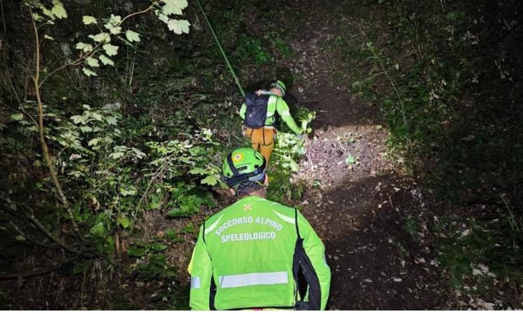 Bloccato tra le rocce all’Ambro: escursionista salvato dal Soccorso Alpino