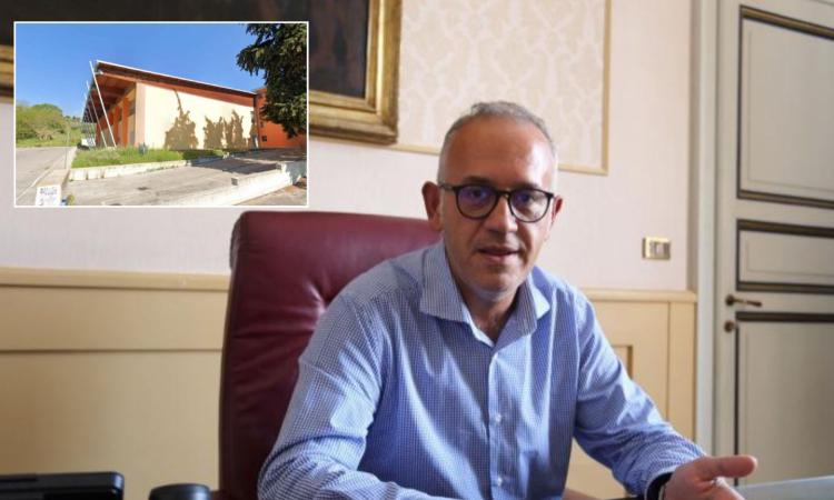 Civitanova Alta, al via i lavori per il nuovo manto di copertura della palestra polivalente Civitanova Alta, al via i lavori per il nuovo manto di copertura della palestra polivalente