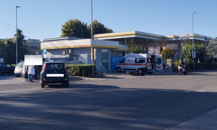 Macerata, scontro tra auto e moto: soccorso centauro