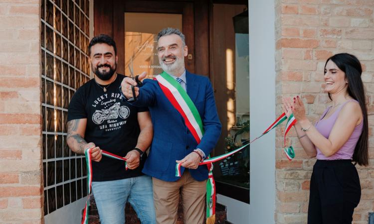 Dall'Argentina a Loro Piceno: il fotografo e videomaker Andy Timi apre il suo "Studio Creativo" Dall'Argentina a Loro Piceno: il fotografo e videomaker Andy Timi apre il suo "Studio Creativo"