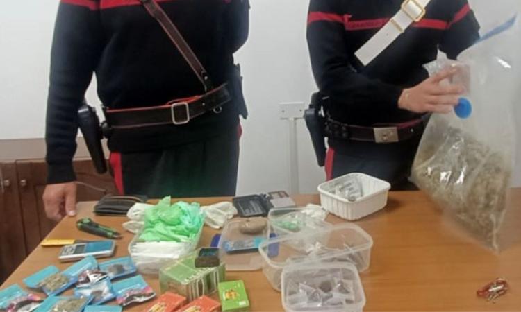 San Severino, droga nel centro cittadino: arrestato pusher 29enne San Severino, droga nel centro cittadino: arrestato pusher 29enne