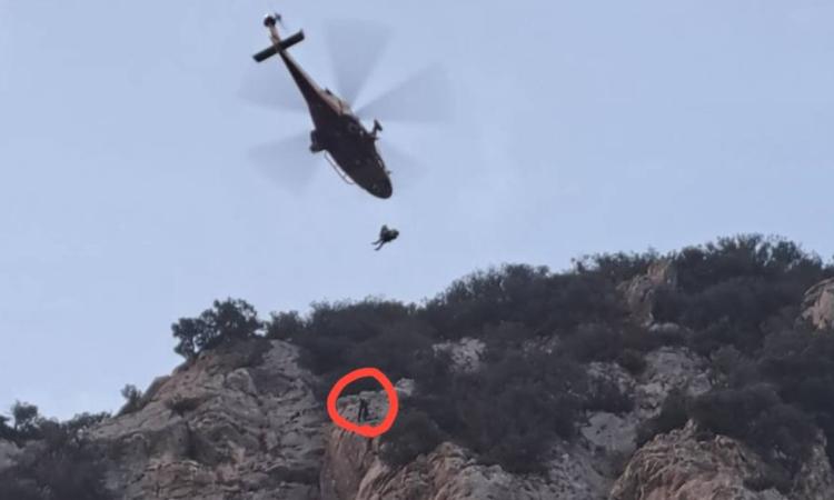 Cade durante l'arrampicata a Gelagna Alta: donna soccorsa con l'elicottero
