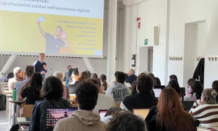 Macerata, quando la salute si cerca sul web: all'UniMc un seminario su salute digitale e consumo informativo